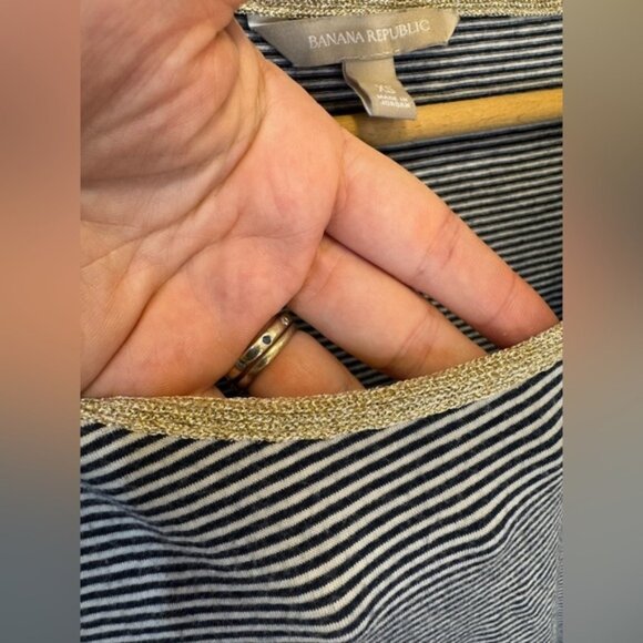 Banana Republic women’s striped t-shirt with gold neckline size XS - Picture 8 of 10